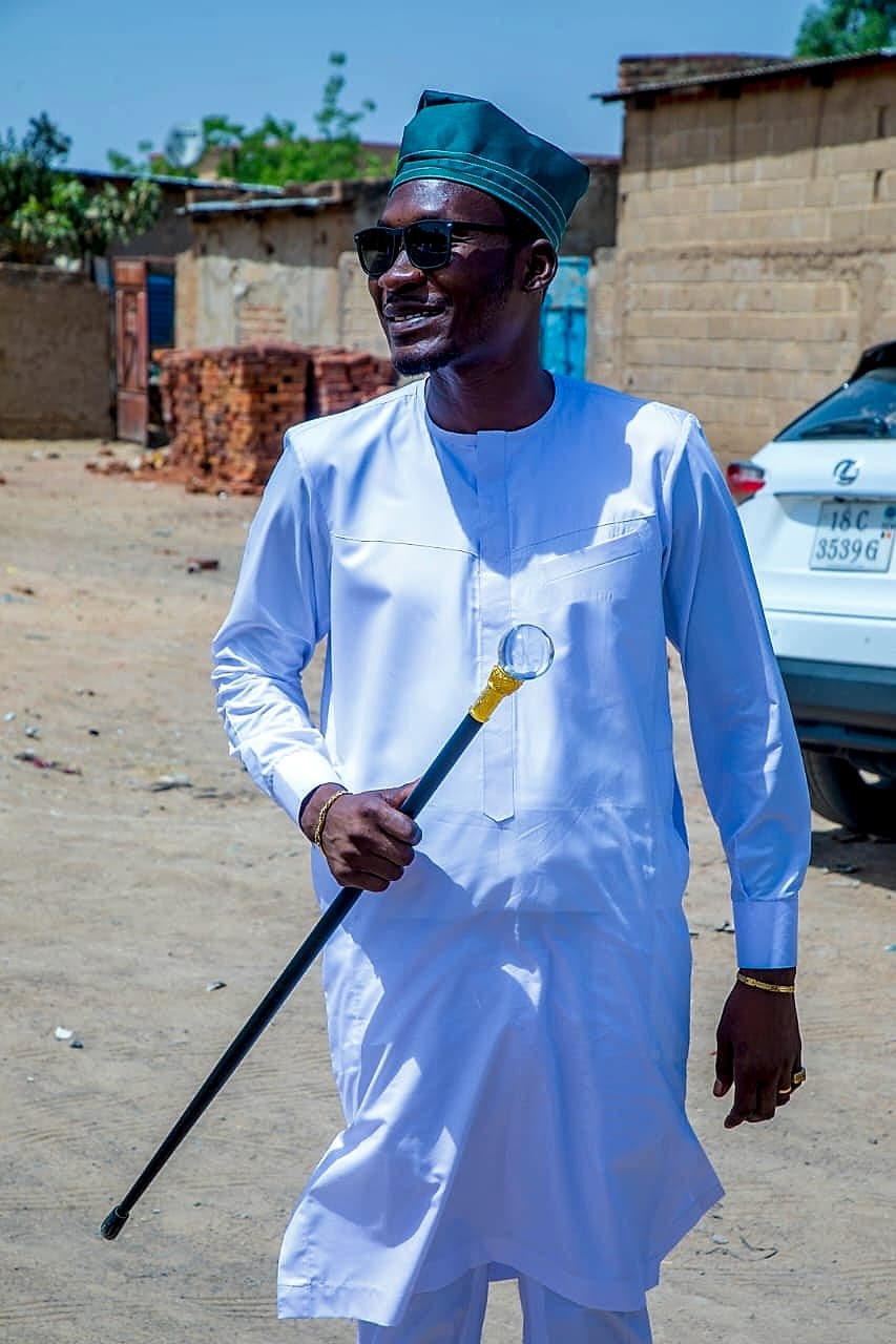 Me EITCHANG Flavien en tenue traditionnelle
